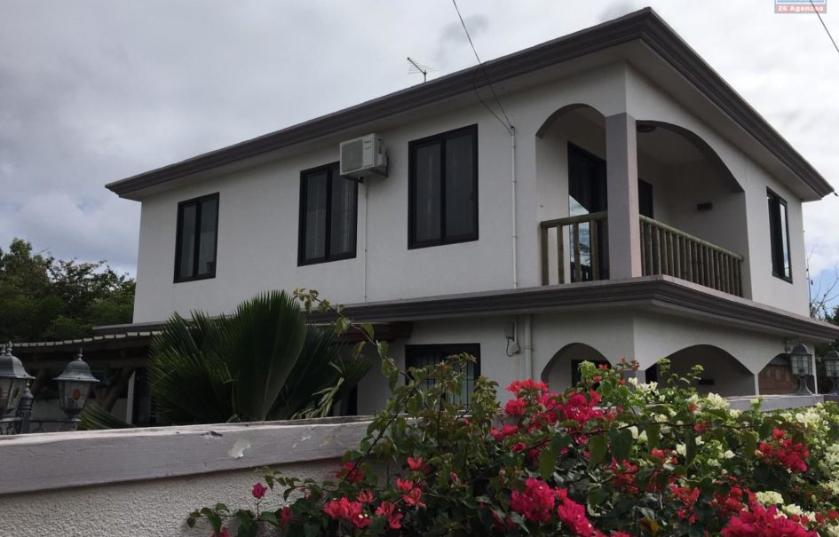 Villa F4 avec piscine, Pereybère Villa F4 avec piscine, Pereybère