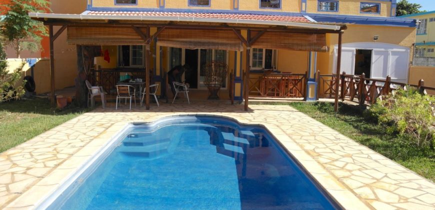 Grande villa F4 avec piscine, Albion