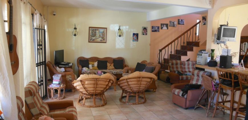 Grande villa F4 avec piscine, Albion