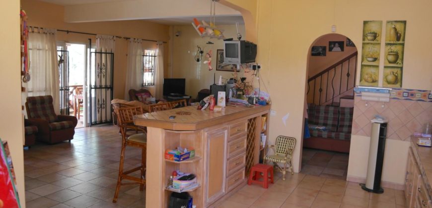 Grande villa F4 avec piscine, Albion