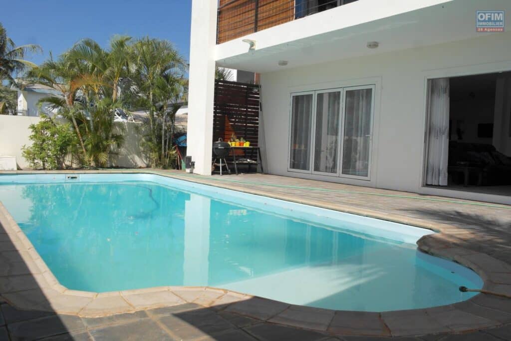 Splendide et grande villa avec piscine, Flic en Flac