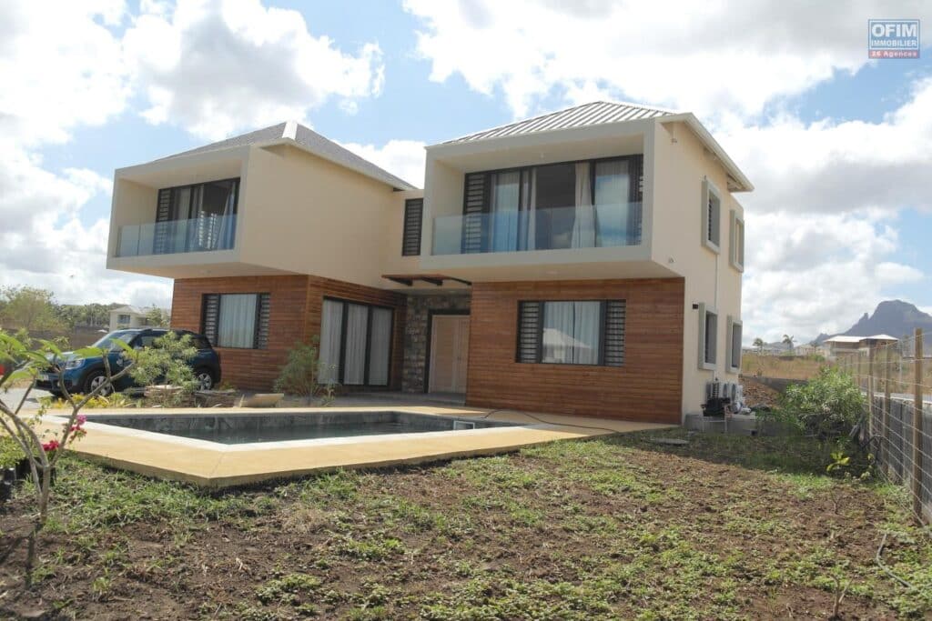 Sublime villa neuve type F5 avec piscine, Flic en Flac