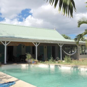 Charmante maison F4 de style créole avec piscine, Rivière Noire