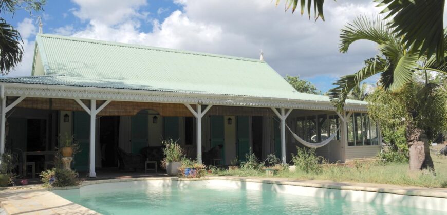 Charmante maison F4 de style créole avec piscine, Rivière Noire