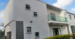 Grande villa neuve avec piscine, Pereybère