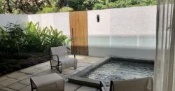 Duplex de 146 m2 pied dans l’eau accessible aux étrangers, Tamarin