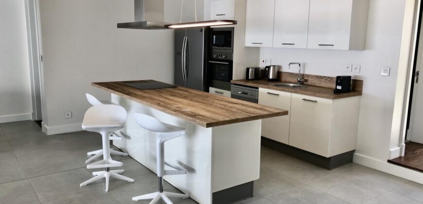 Duplex de 146 m2 pied dans l’eau accessible aux étrangers, Tamarin