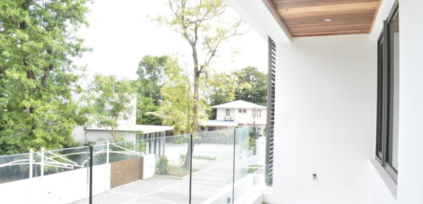 Duplex de 146 m2 pied dans l’eau accessible aux étrangers, Tamarin