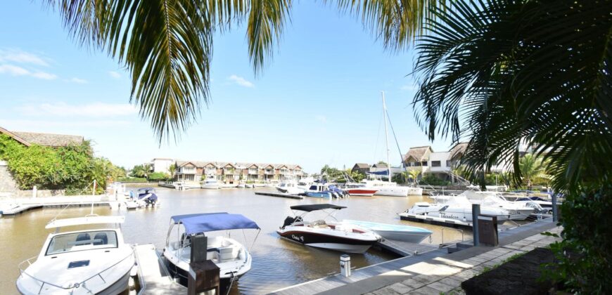 Splendide duplex de 207 m2 pied dans l’eau, Rivière-Noire