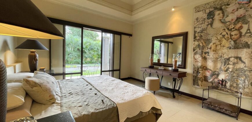 Somptueuse villa de conception moderne avec grande piscine, Tamarin