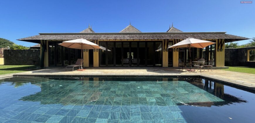 Somptueuse villa de conception moderne avec grande piscine, Tamarin