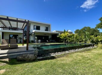 Splendide villa T5 à étage avec vue imprenable sur la baie, Tamarin