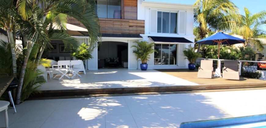 Superbe villa F4 offrant une belle vue sur mer, Tamarin