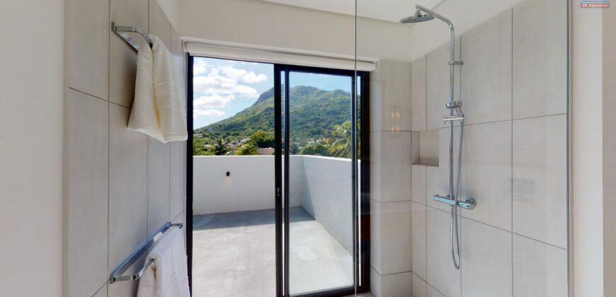 Magnifique penthouse de 472 m2 pieds dans l’eau, Rivière-Noire