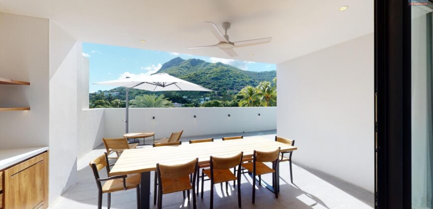 Magnifique penthouse de 472 m2 pieds dans l’eau, Rivière-Noire