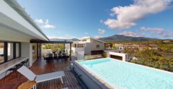 Magnifique penthouse de 472 m2 pieds dans l’eau, Rivière-Noire