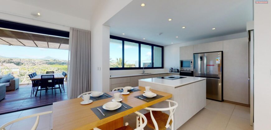 Magnifique penthouse de 472 m2 pieds dans l’eau, Rivière-Noire