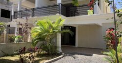 Spacieux duplex de quatre chambres avec terrasse, Flic en Flac