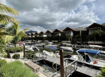 Bel appartement T4 pied dans l’eau accessible aux étrangers, Rivière-Noire