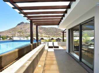 Lumineux penthouse T5 avec piscine et vue sur montagne, Rivière-Noire