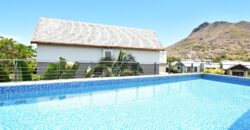 Lumineux penthouse T5 avec piscine et vue sur montagne, Rivière-Noire