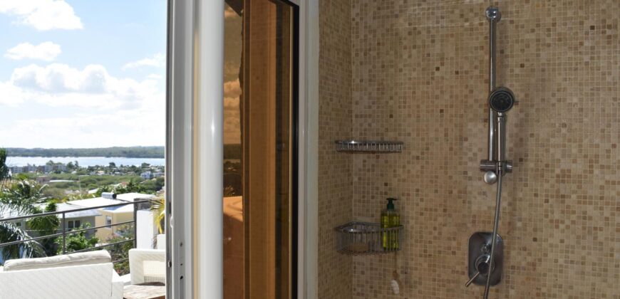Magnifique villa contemporaine T5 accessible aux étrangers, Tamarin
