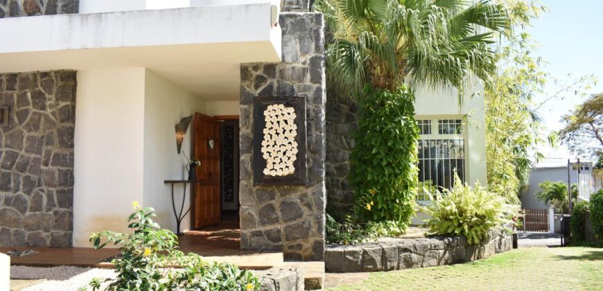 Magnifique villa contemporaine T5 accessible aux étrangers, Tamarin