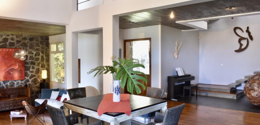 Magnifique villa contemporaine T5 accessible aux étrangers, Tamarin