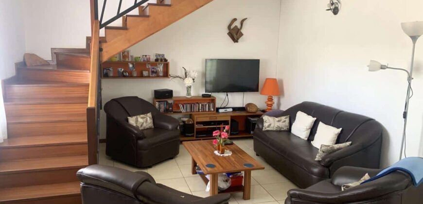 Spacieuse maison T5 de 211 m2 facile d’accès, Bambous