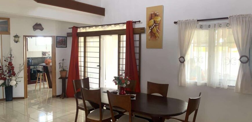 Spacieuse maison T5 de 211 m2 facile d’accès, Bambous