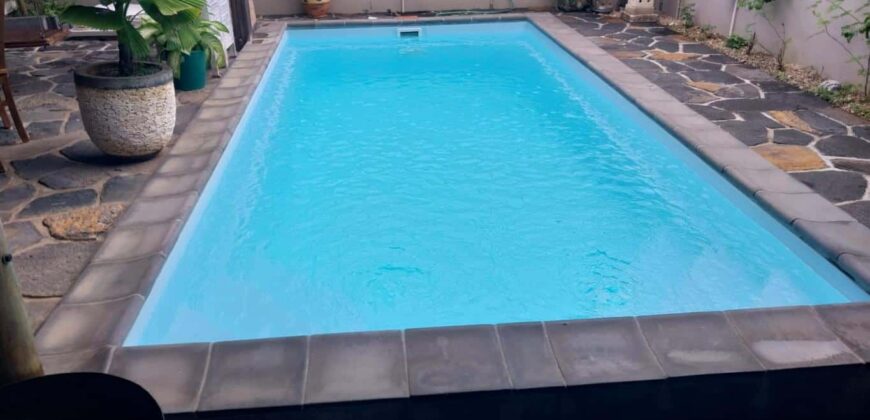 Grande villa F6 de 400 m2 avec piscine privée, Mont Choisy