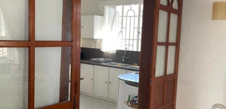 Villa T5 avec piscine située dans un quartier résidentiel à Flic en Flac