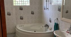 Villa T5 avec piscine située dans un quartier résidentiel à Flic en Flac
