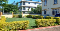 Villa jumelée de 420 m2 avec un grand jardin, Trou aux Biches