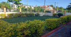 Villa jumelée de 420 m2 avec un grand jardin, Trou aux Biches