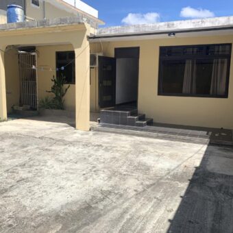Maison T5 avec une grande cour au calme, Quatre Bornes