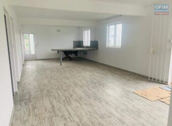 Maison F4 neuve de plain-pied située dans le centre de Grand Baie