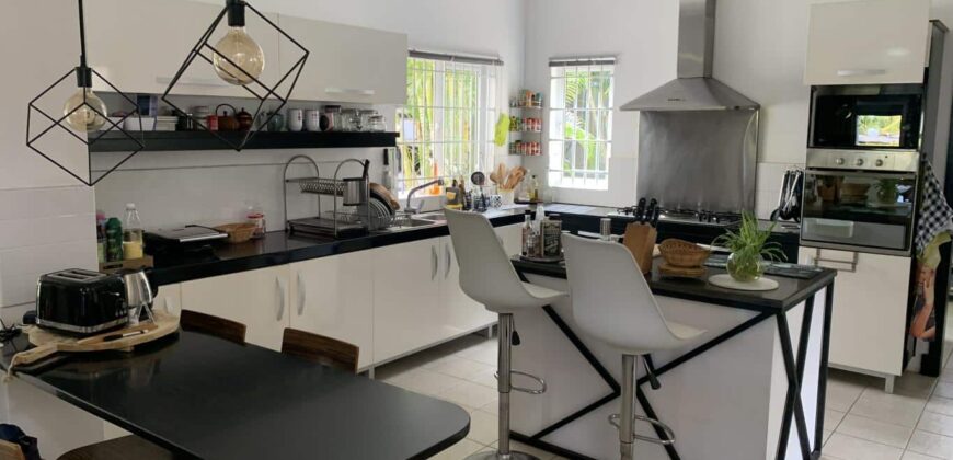 Superbe villa T4 avec une dépendance à Tamarin
