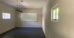 Spacieuse maison F6 avec deux dépendances, Vieux Quatre Bornes
