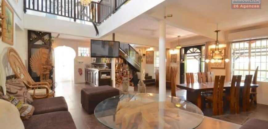 Grande maison coloniale de 425 m2, Pointe aux Sables