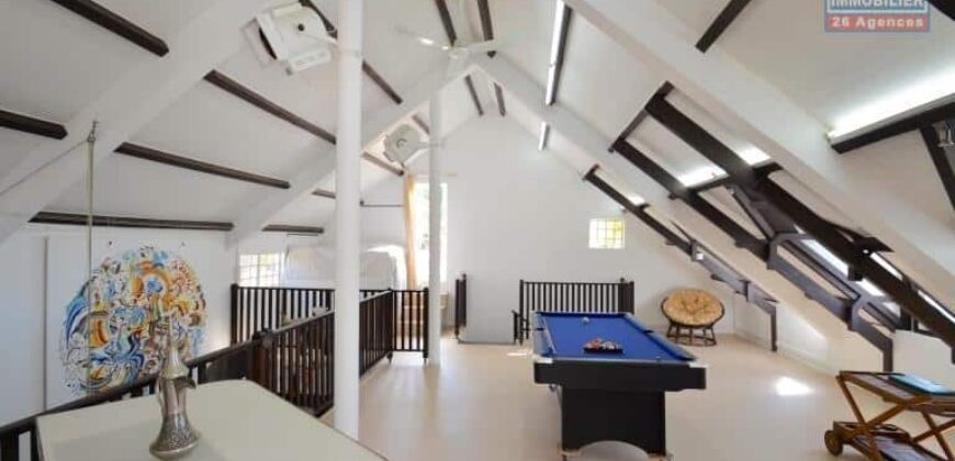 Grande maison coloniale de 425 m2, Pointe aux Sables