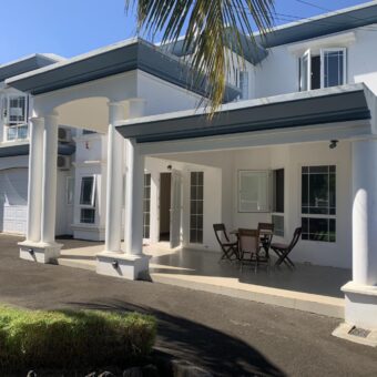 Grande villa située dans un quartier résidentiel calme, Flic en Flac