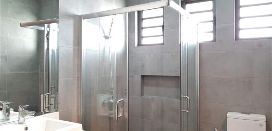 Spacieuse maison de plain-pied de 325 m2, Tamarin