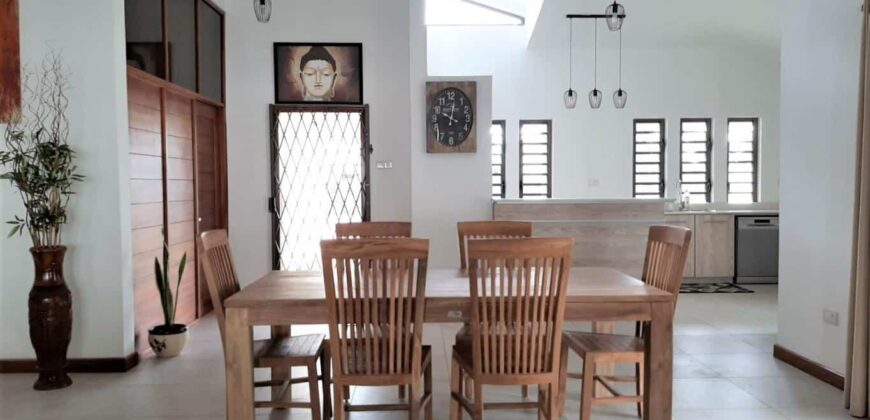 Spacieuse maison de plain-pied de 325 m2, Tamarin