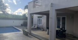 Belle villa de 357m2 avec piscine, Ebène