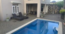 Belle villa de 357m2 avec piscine, Ebène