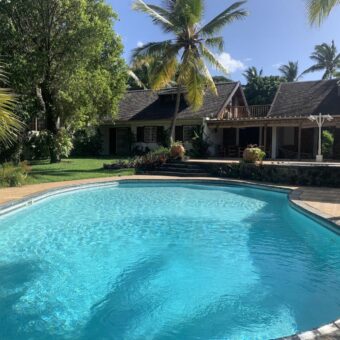 Vivez une expérience de vacances dans cette villa en bord de mer à Albion