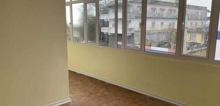 Appartement entièrement rénové de 120 m2 à Curepipe