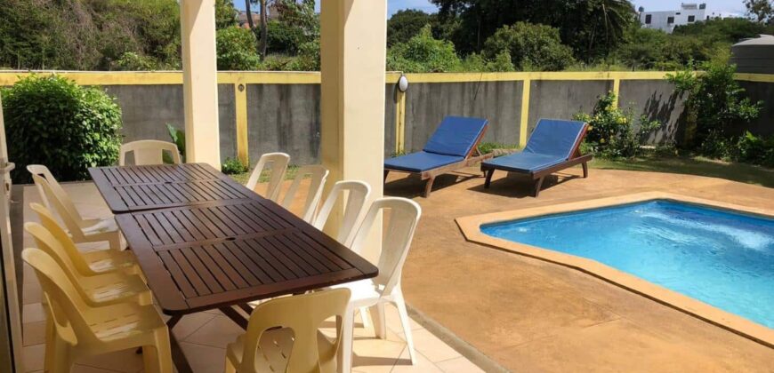 Spacieuse villa de 350m2 avec piscine privée à Pereybère