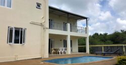 Spacieuse villa de 350m2 avec piscine privée à Pereybère